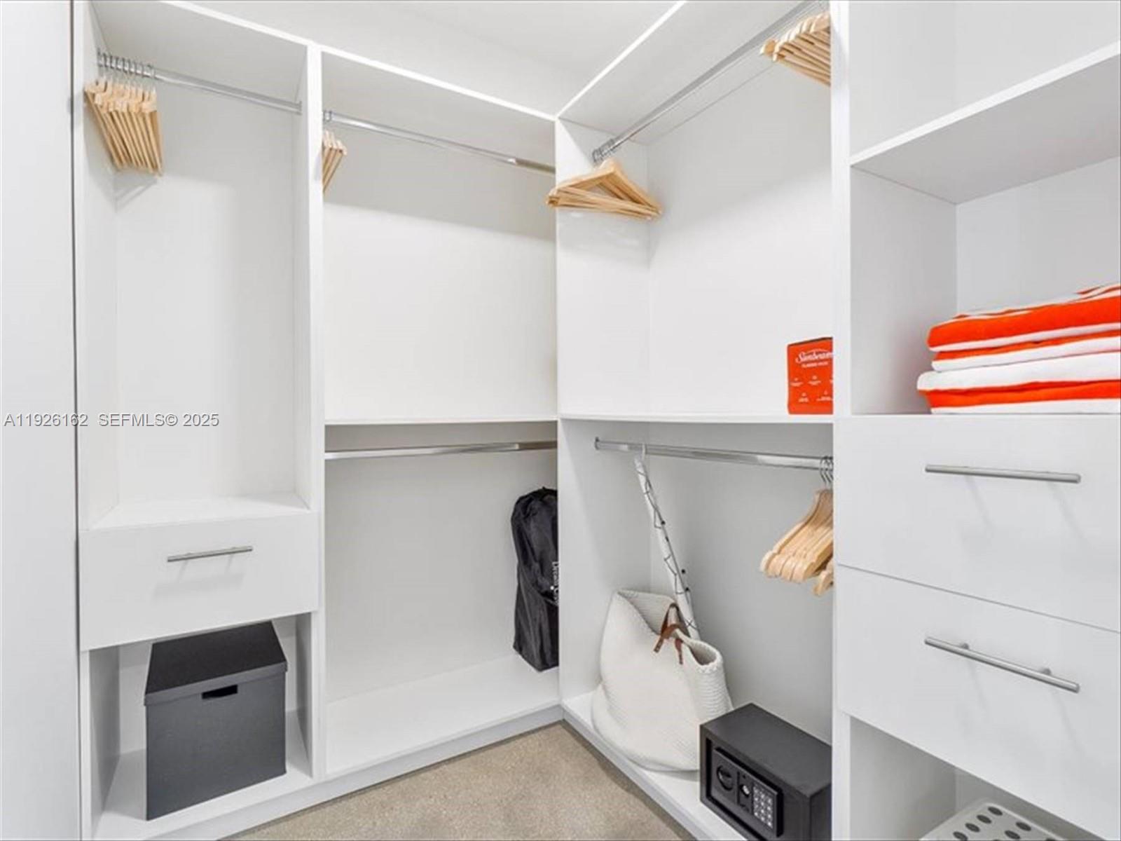 Ver detalles / sq. ft. $ 2025-12-05 0 foto