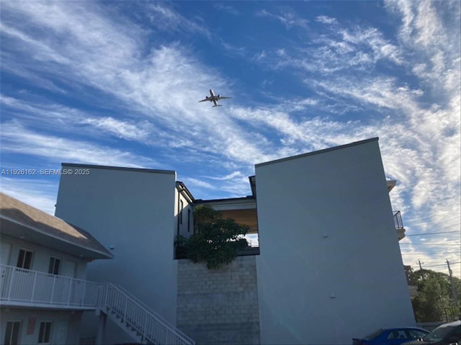 Ver detalles / sq. ft. $ 2025-12-05 0 foto