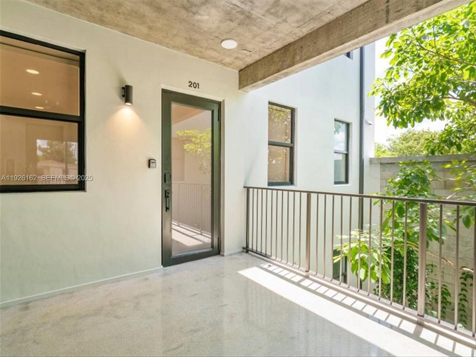 Ver detalles / sq. ft. $ 2025-12-05 0 foto