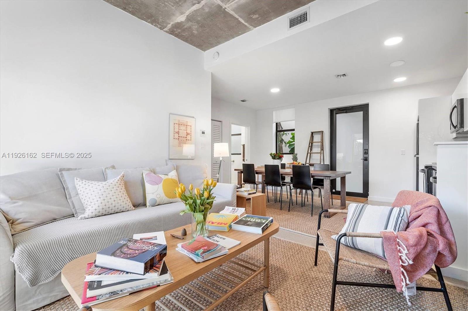 Ver detalles / sq. ft. $ 2025-12-05 0 foto