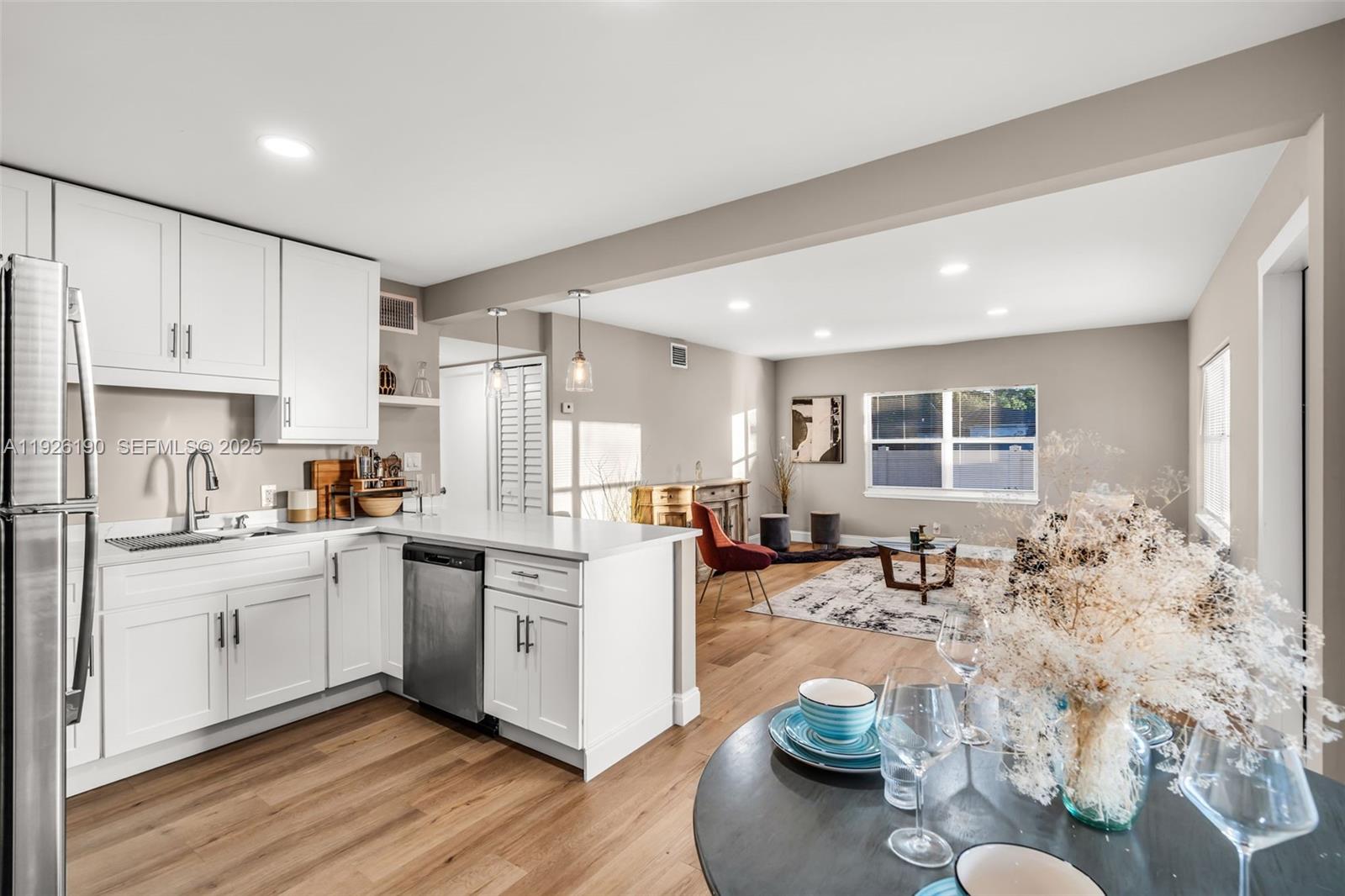 1100 3 / 2 1258 кв.футов $ 2025-12-05 0 Фото