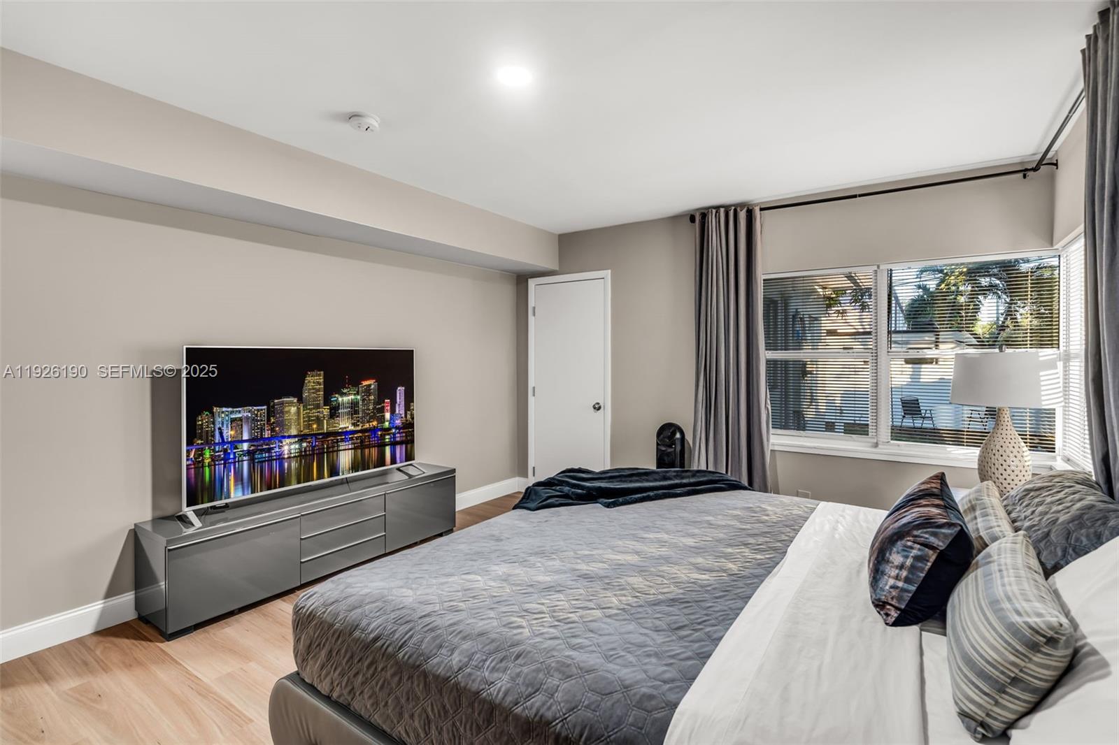 1100 3 / 2 1258 кв.футов $ 2025-12-05 0 Фото