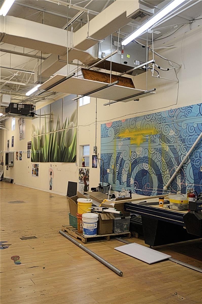 See details 1680 / sq. ft. $ 2025-12-05 0 Photo