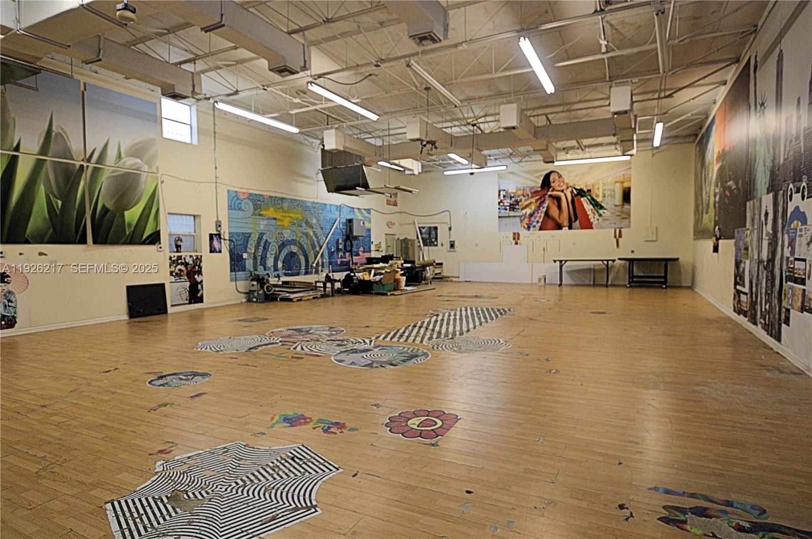 See details 1680 / sq. ft. $ 2025-12-05 0 Photo