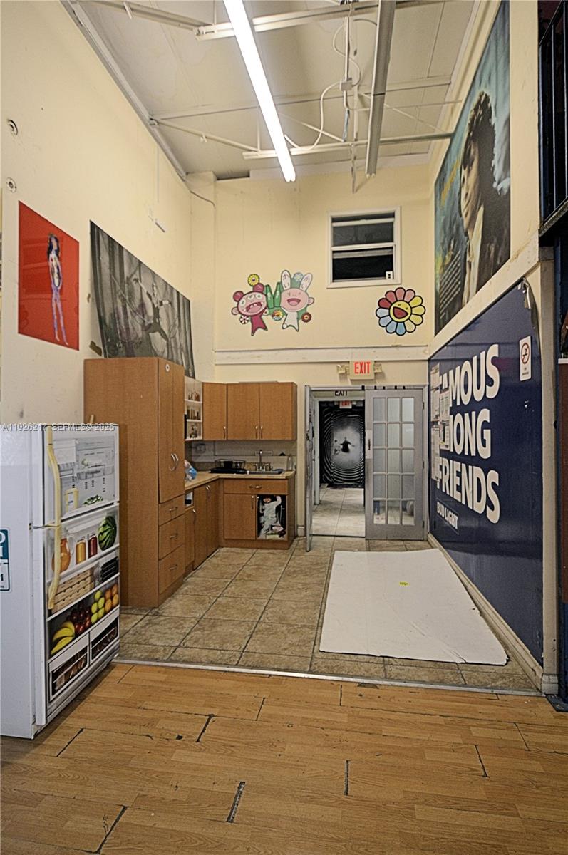 See details 1680 / sq. ft. $ 2025-12-05 0 Photo