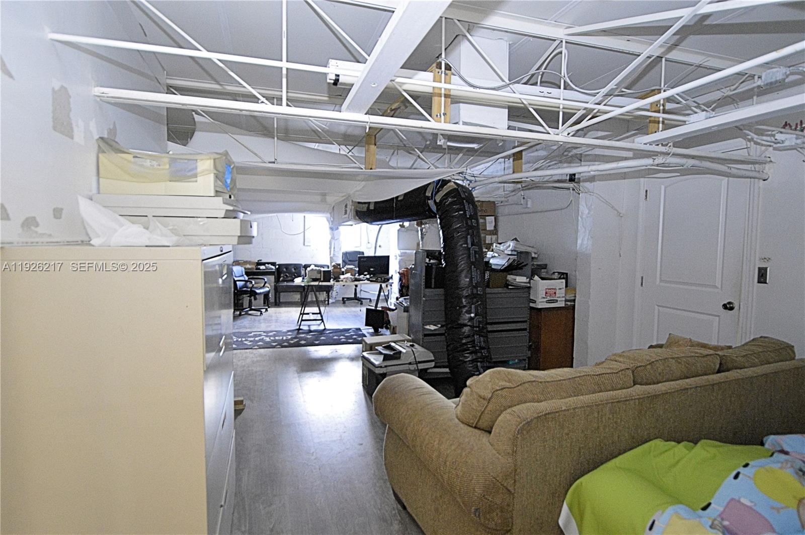 See details 1680 / sq. ft. $ 2025-12-05 0 Photo