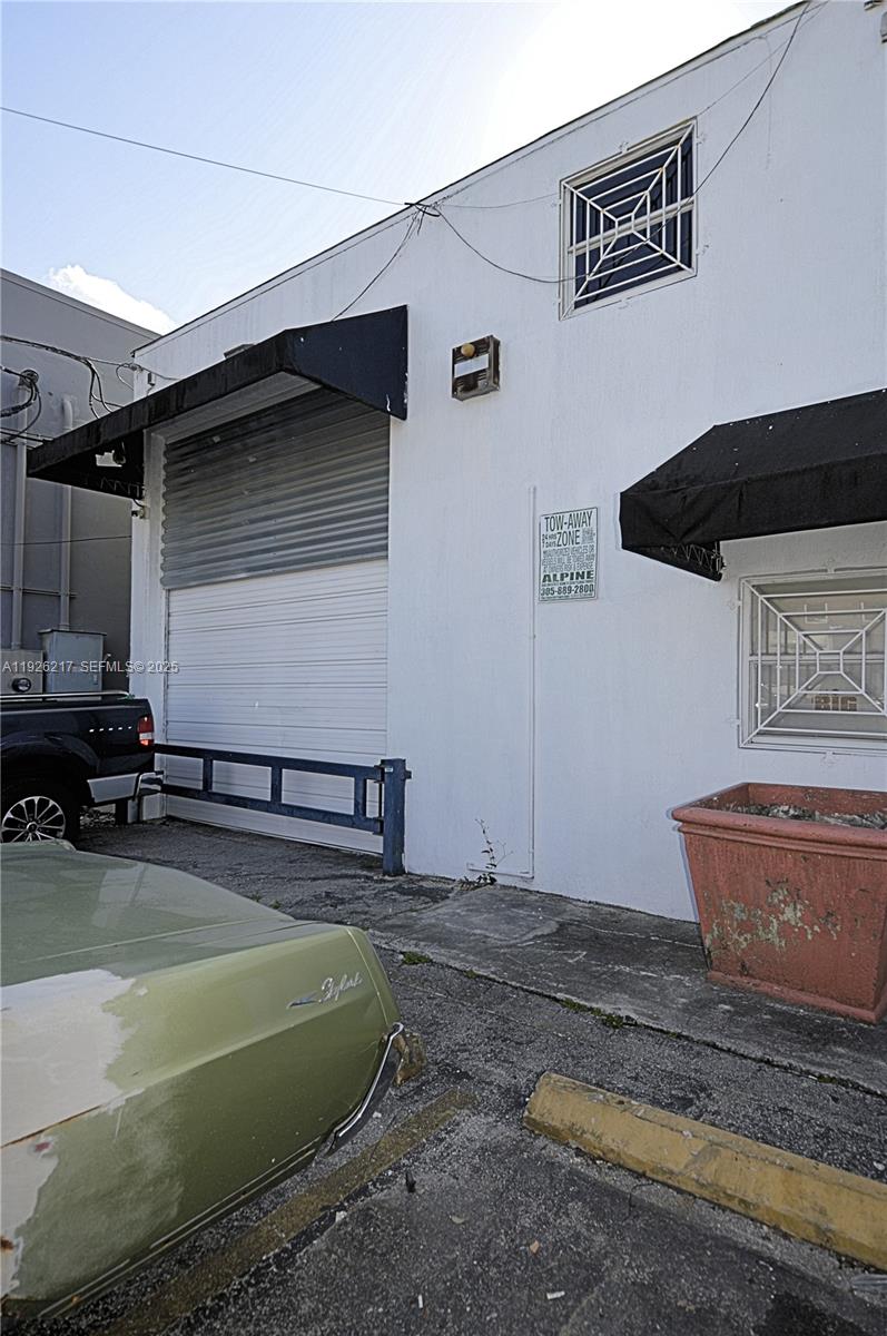 See details 1680 / sq. ft. $ 2025-12-05 0 Photo