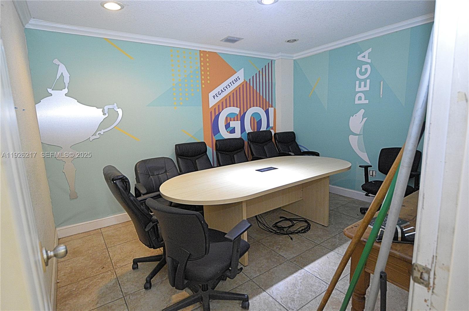 See details 1680 / sq. ft. $ 2025-12-05 0 Photo