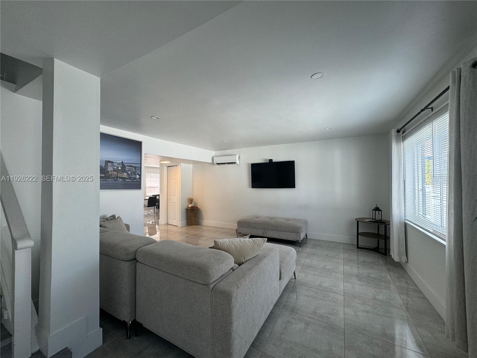 See details / sq. ft. $ 2025-12-05 0 Photo