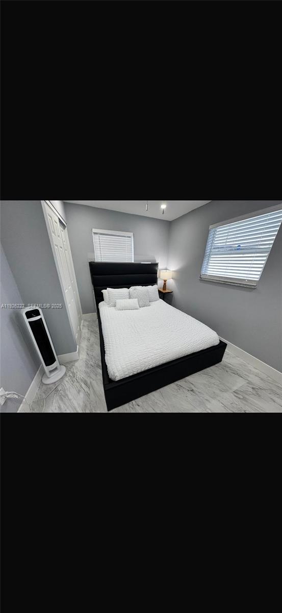 See details / sq. ft. $ 2025-12-05 0 Photo