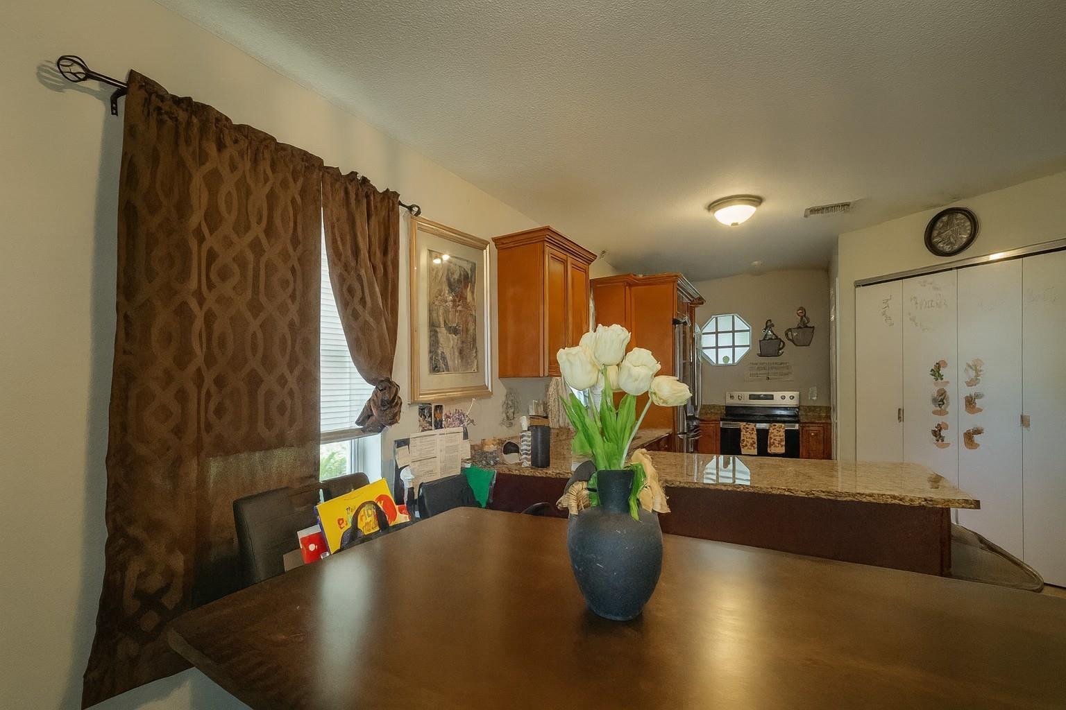Ver detalles 1403 2 / 1 911 sq. ft. $ 2026-06-22 0 foto