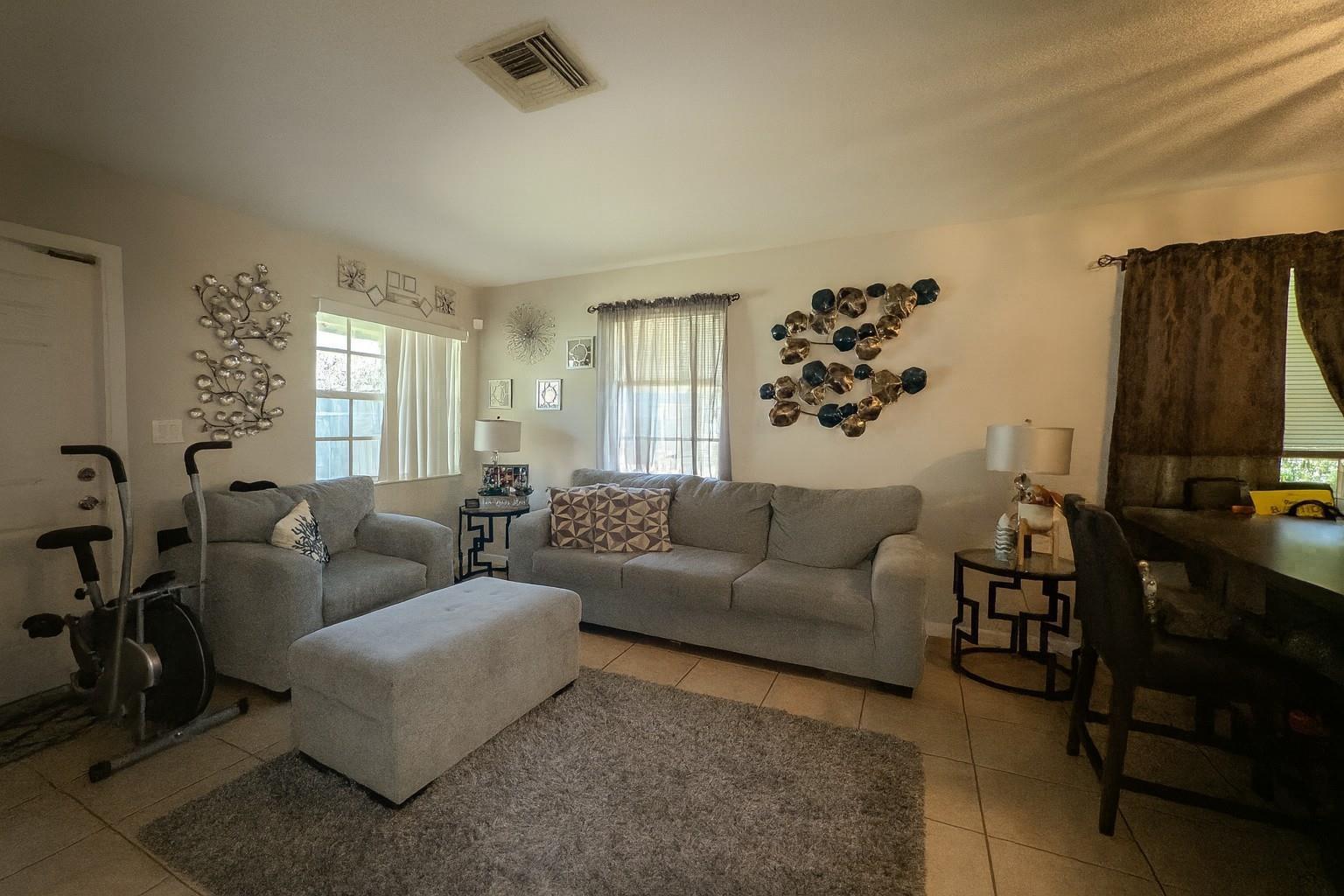 Ver detalles 1403 2 / 1 911 sq. ft. $ 2026-06-22 0 foto