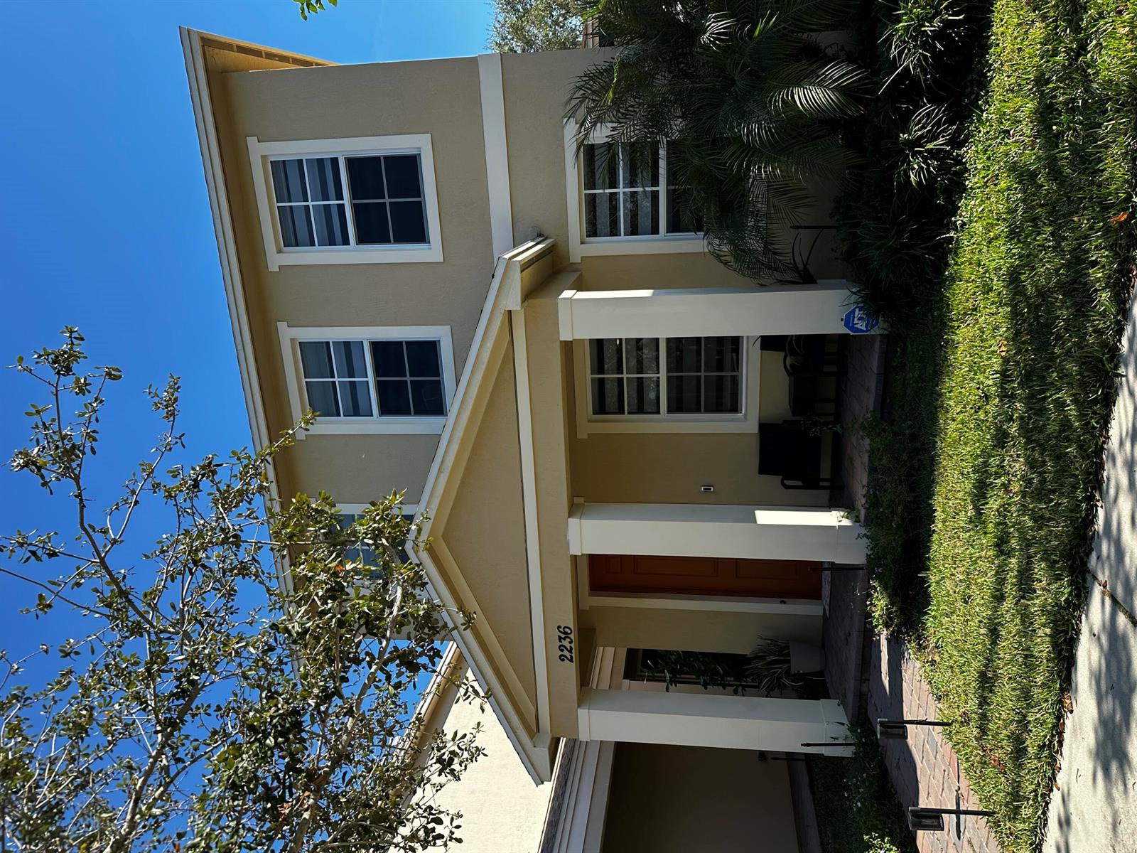 Ver detalles 2236 3 / 1604 sq. ft. $ 2026-04-08 0 foto