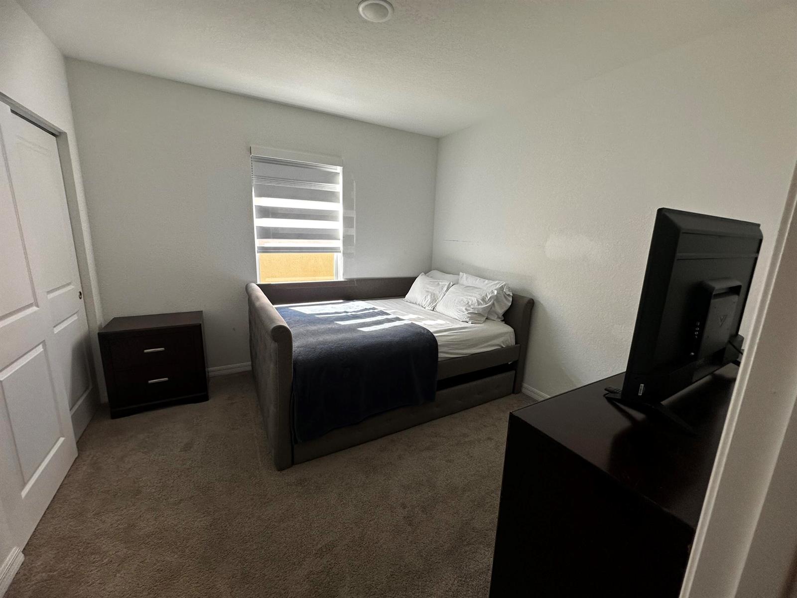 Ver detalles 2236 3 / 1604 sq. ft. $ 2026-04-08 0 foto