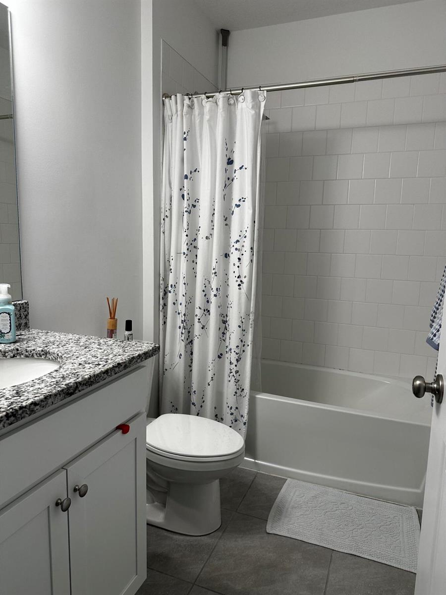 Ver detalles 2236 3 / 1604 sq. ft. $ 2026-04-08 0 foto