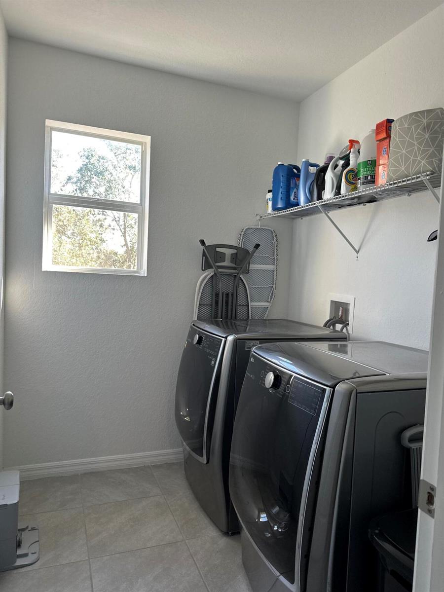 Ver detalles 2236 3 / 1604 sq. ft. $ 2026-04-08 0 foto