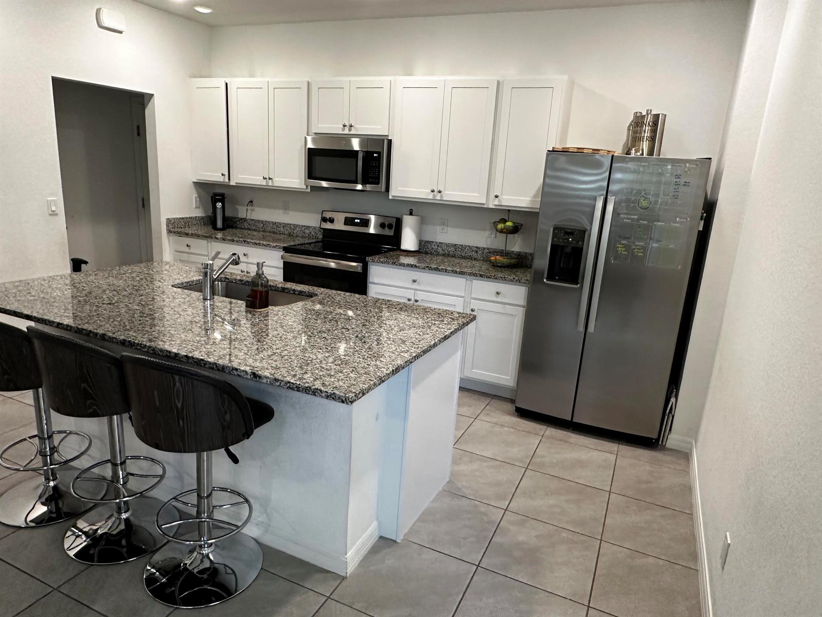 Ver detalles 2236 3 / 1604 sq. ft. $ 2026-04-08 0 foto