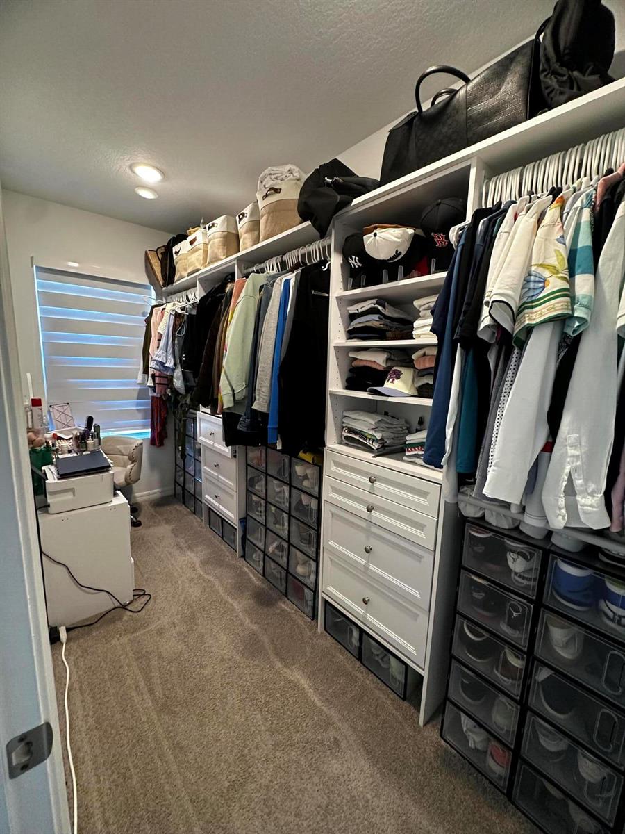 Ver detalles 2236 3 / 1604 sq. ft. $ 2026-04-08 0 foto