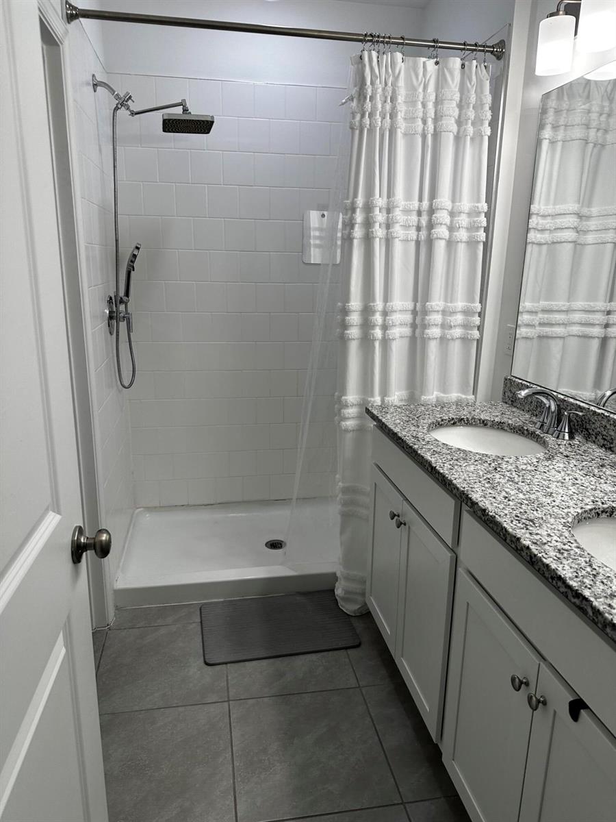 Ver detalles 2236 3 / 1604 sq. ft. $ 2026-04-08 0 foto