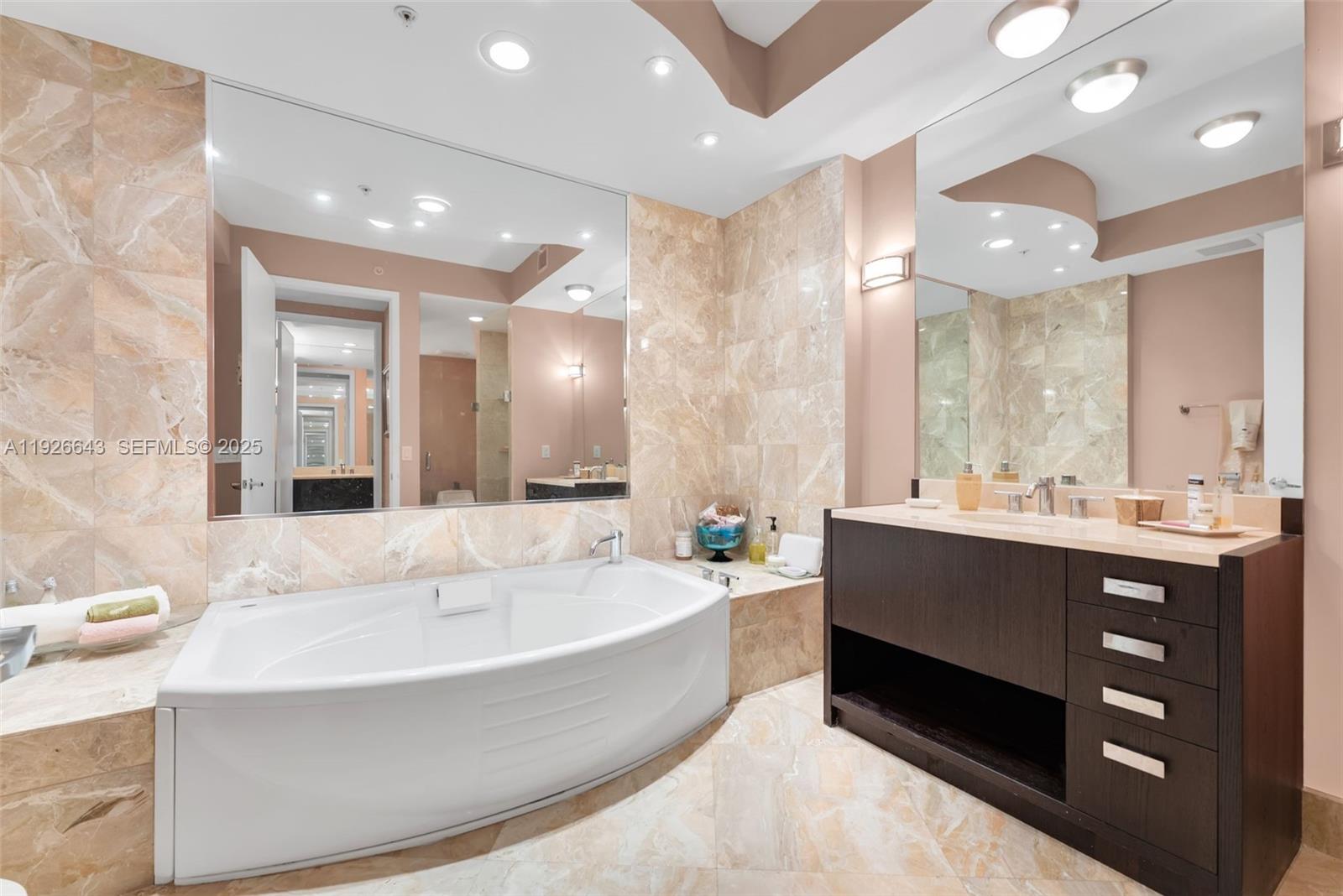 3907 2 / 2 1577 кв.футов $ 2025-12-07 0 Фото