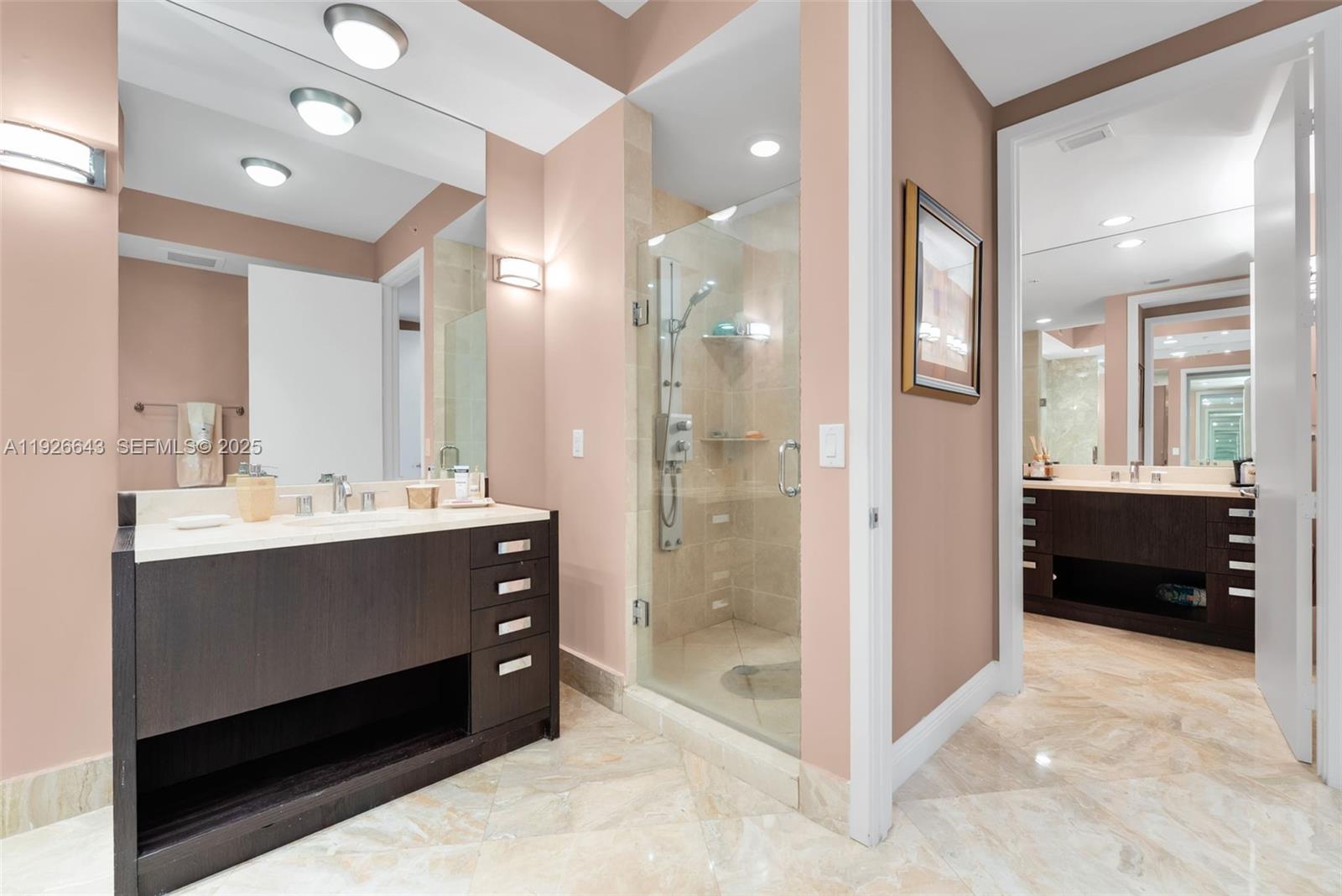 3907 2 / 2 1577 кв.футов $ 2025-12-07 0 Фото