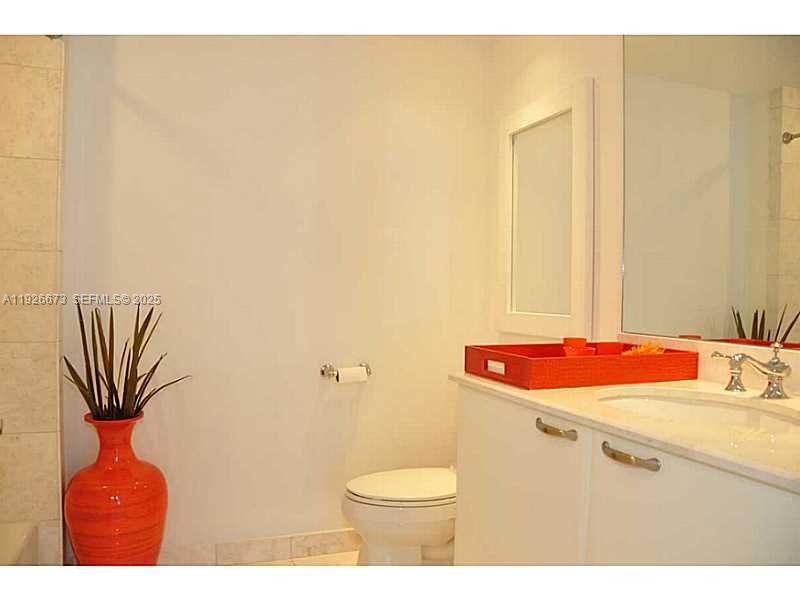 Photo of 3535 OCEAN DR #705, Hollywood, Florida, 33019 - Bathroom
