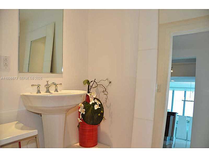 Photo of 3535 OCEAN DR #705, Hollywood, Florida, 33019 - Bathroom