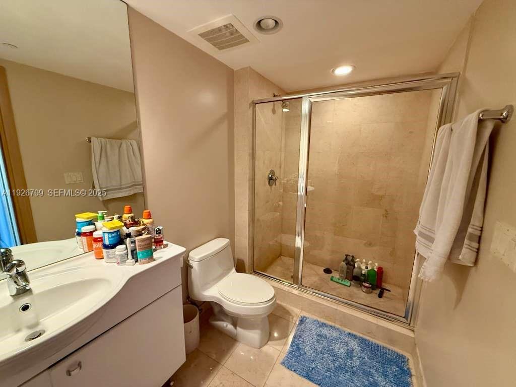 1405 2 / 2 1782 sq. ft. $ 2025-12-07 0 foto