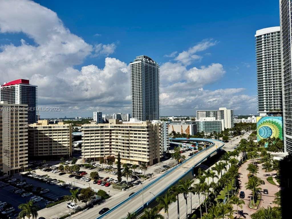 1405 2 / 2 1782 sq. ft. $ 2025-12-07 0 foto