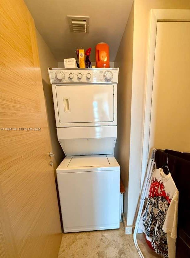 1405 2 / 2 1782 sq. ft. $ 2025-12-07 0 foto