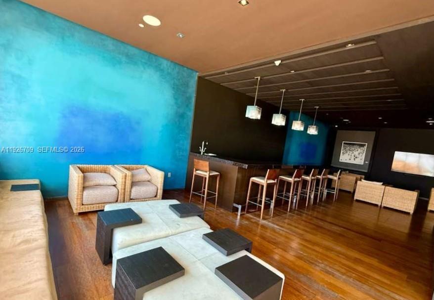 Ver detalles 1405 2 / 2 1782 sq. ft. $ 2026-07-13 0 foto