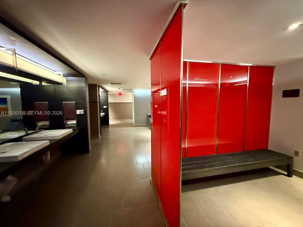 Ver detalles 1405 2 / 2 1782 sq. ft. $ 2026-07-13 0 foto