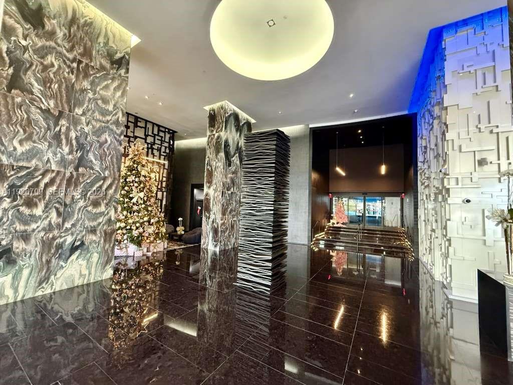 Ver detalles 1405 2 / 2 1782 sq. ft. $ 2026-07-13 0 foto