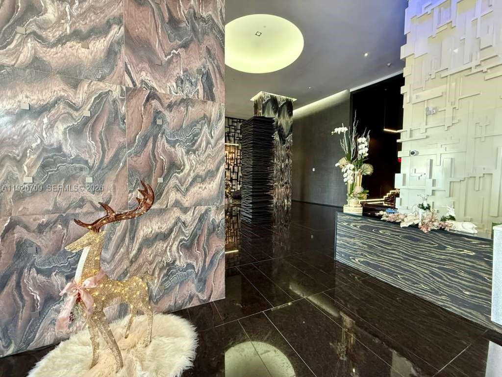 Ver detalles 1405 2 / 2 1782 sq. ft. $ 2026-07-13 0 foto