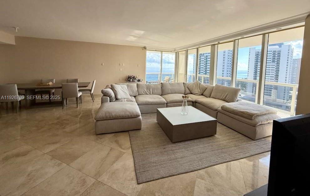 1405 2 / 2 1782 sq. ft. $ 2025-12-07 0 foto