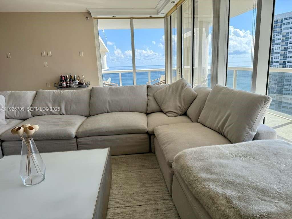 1405 2 / 2 1782 sq. ft. $ 2025-12-07 0 foto