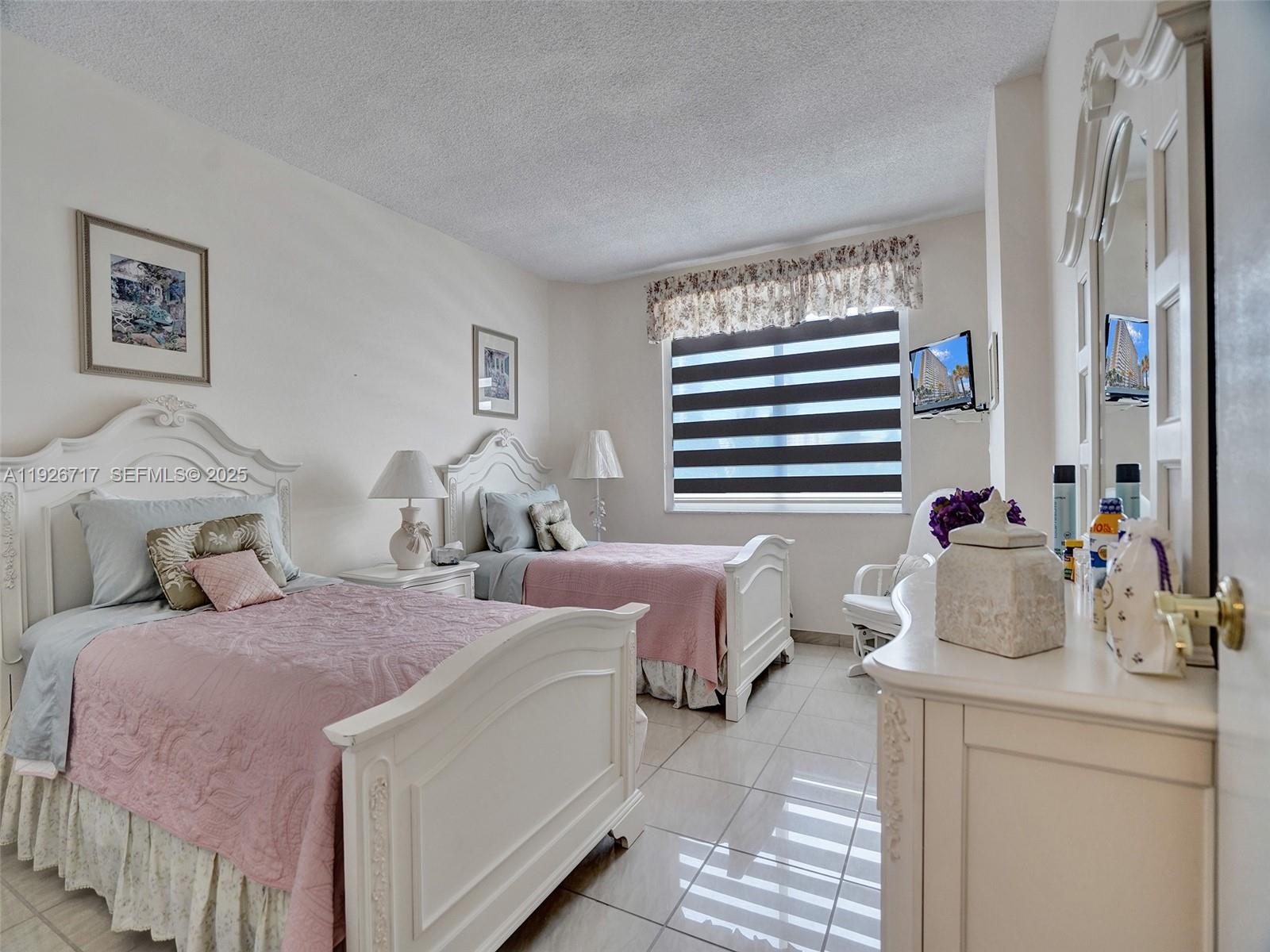 3P 2 / 2 1380 sq. ft. $ 2025-12-07 0 Photo