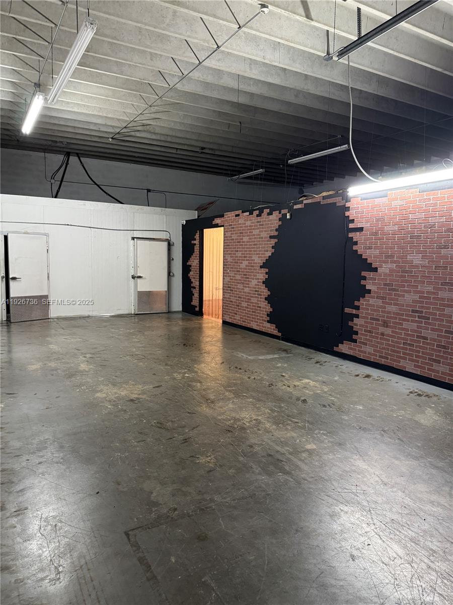 B24  /   sq. ft. $ 2025-12-07 0 Photo