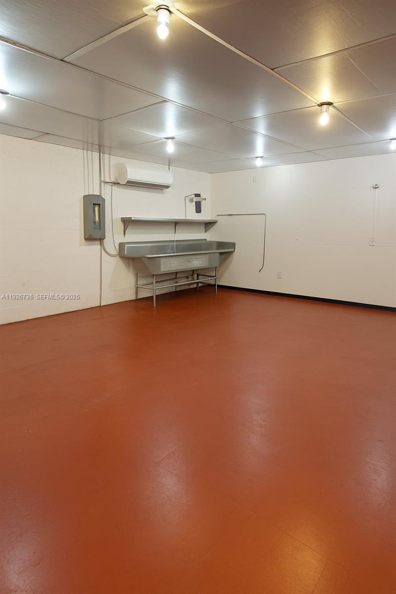 B24  /   sq. ft. $ 2025-12-07 0 Photo