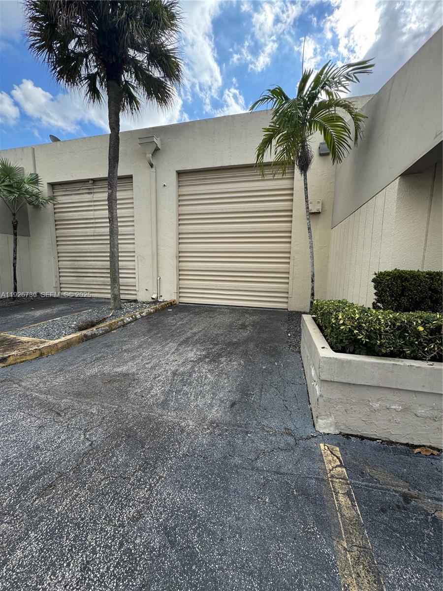 B24  /   sq. ft. $ 2025-12-07 0 Photo