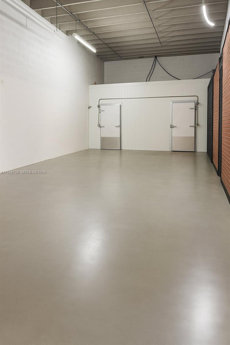 B24  /   sq. ft. $ 2025-12-07 0 Photo