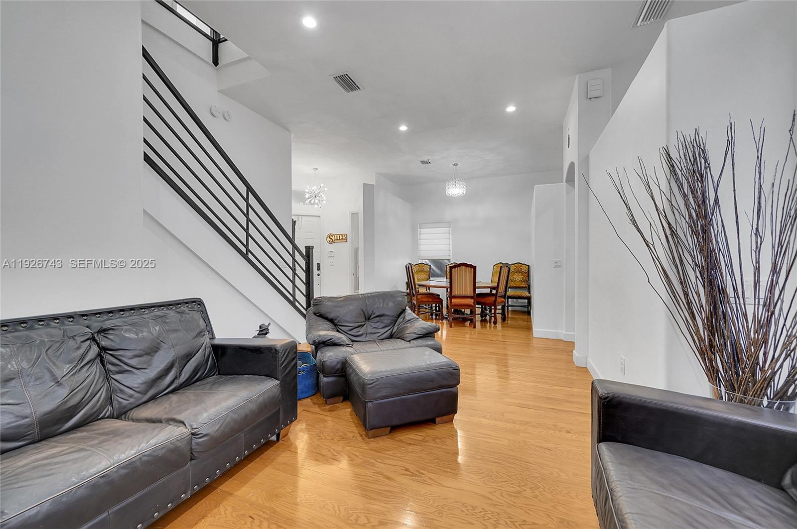 Photo of 1135 Satinleaf St (1135), Hollywood, Florida, 33019 -