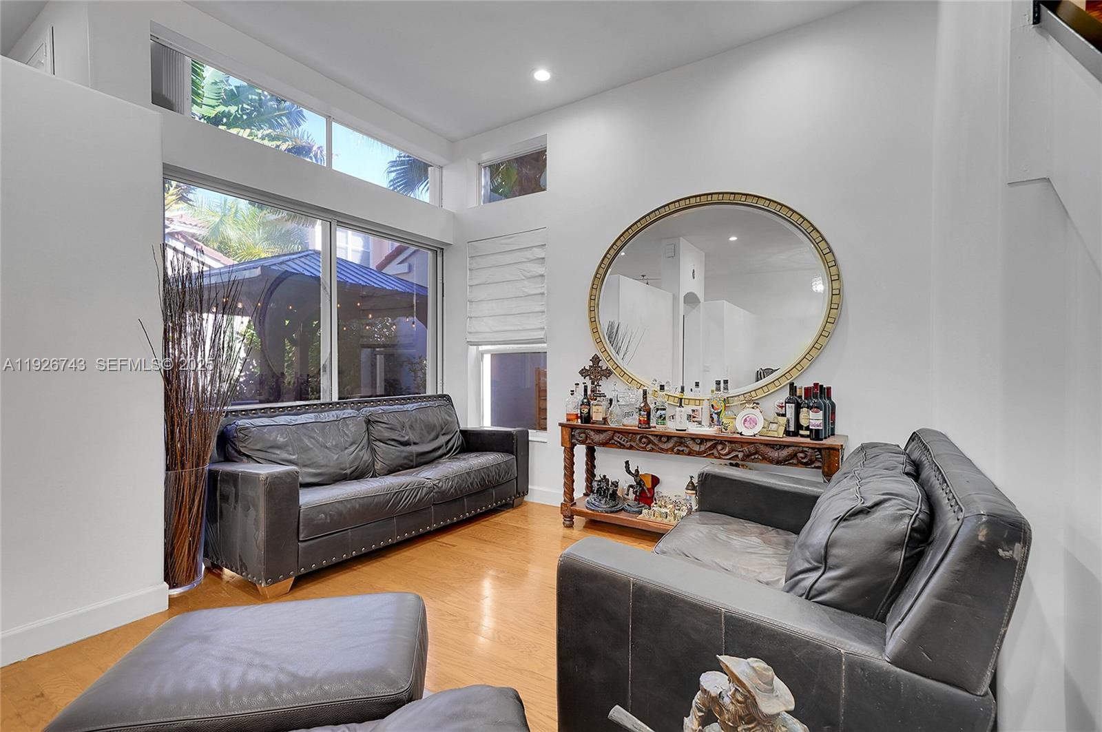 Photo of 1135 Satinleaf St (1135), Hollywood, Florida, 33019 -