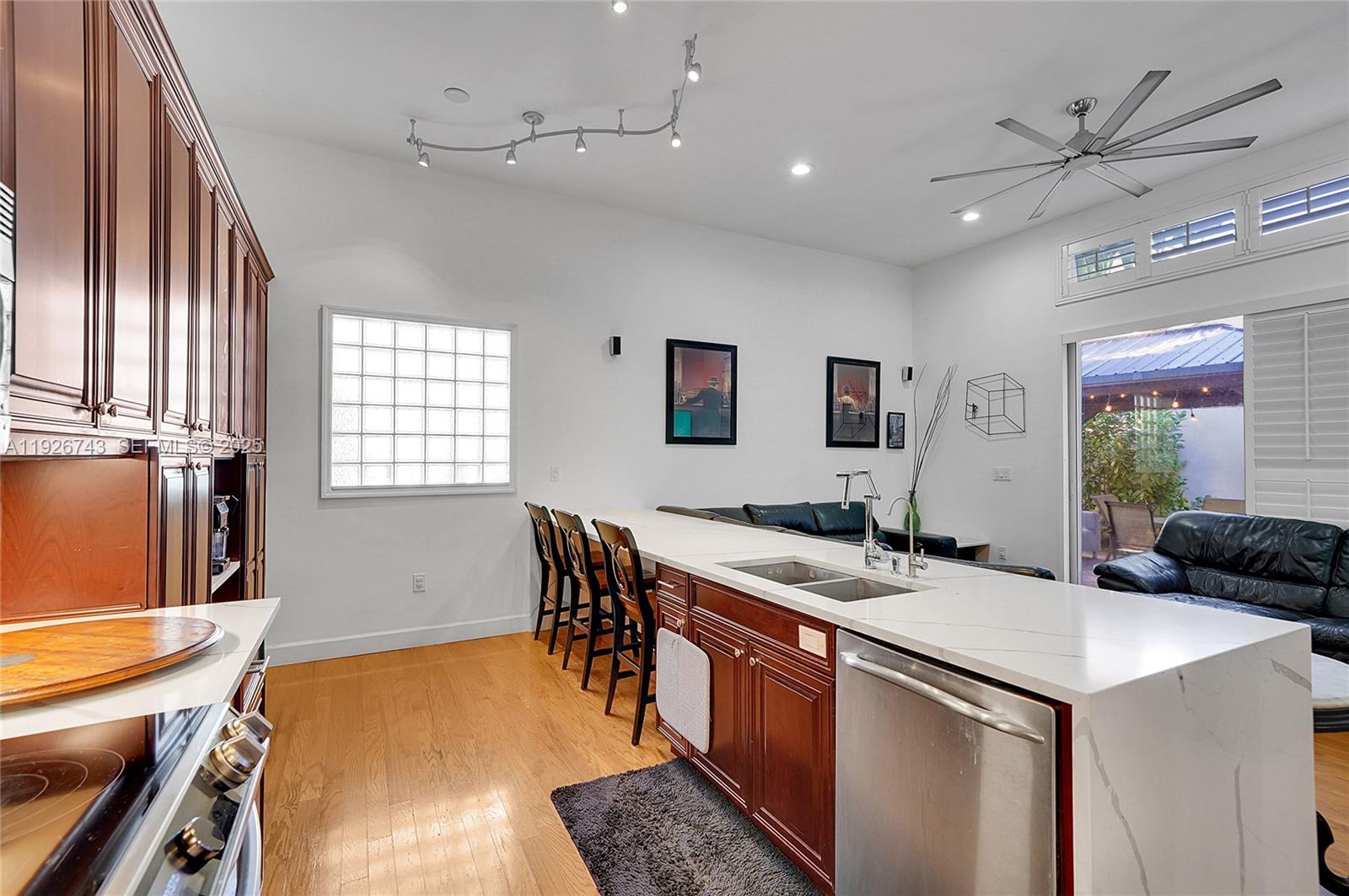 Photo of 1135 Satinleaf St (1135), Hollywood, Florida, 33019 -