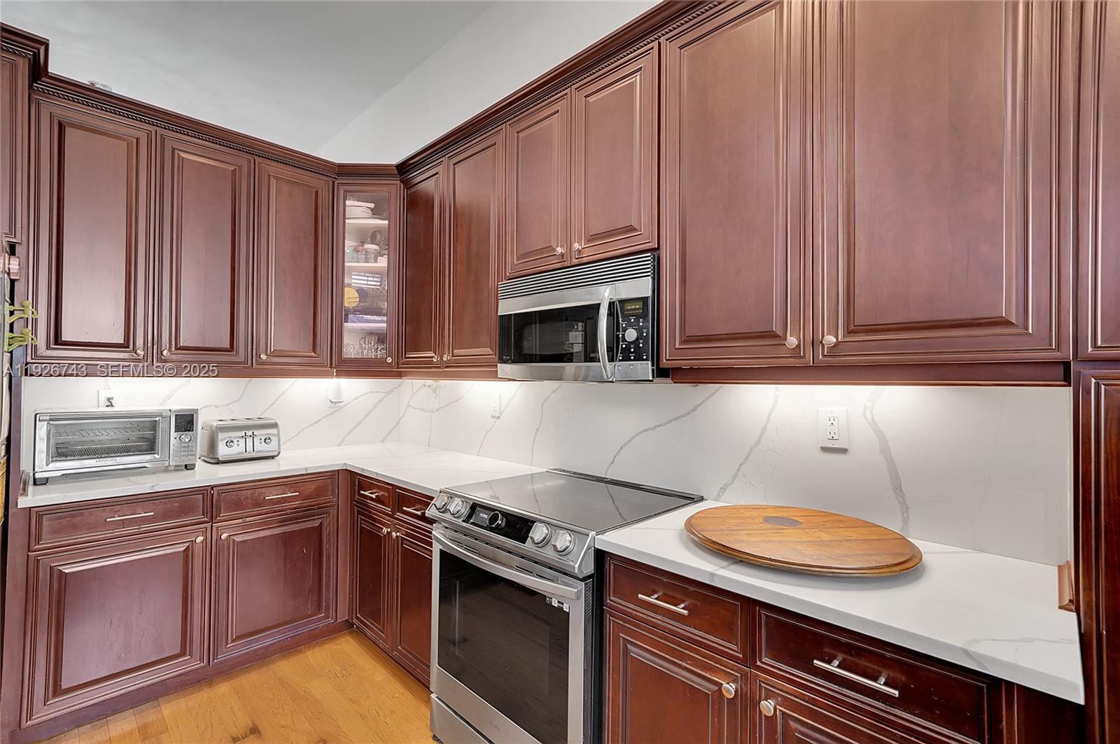 Photo of 1135 Satinleaf St (1135), Hollywood, Florida, 33019 -