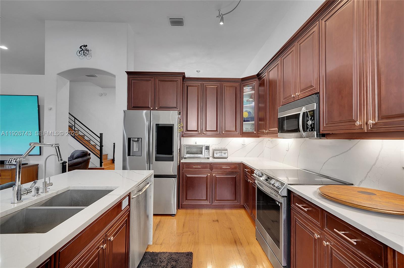 Photo of 1135 Satinleaf St (1135), Hollywood, Florida, 33019 -