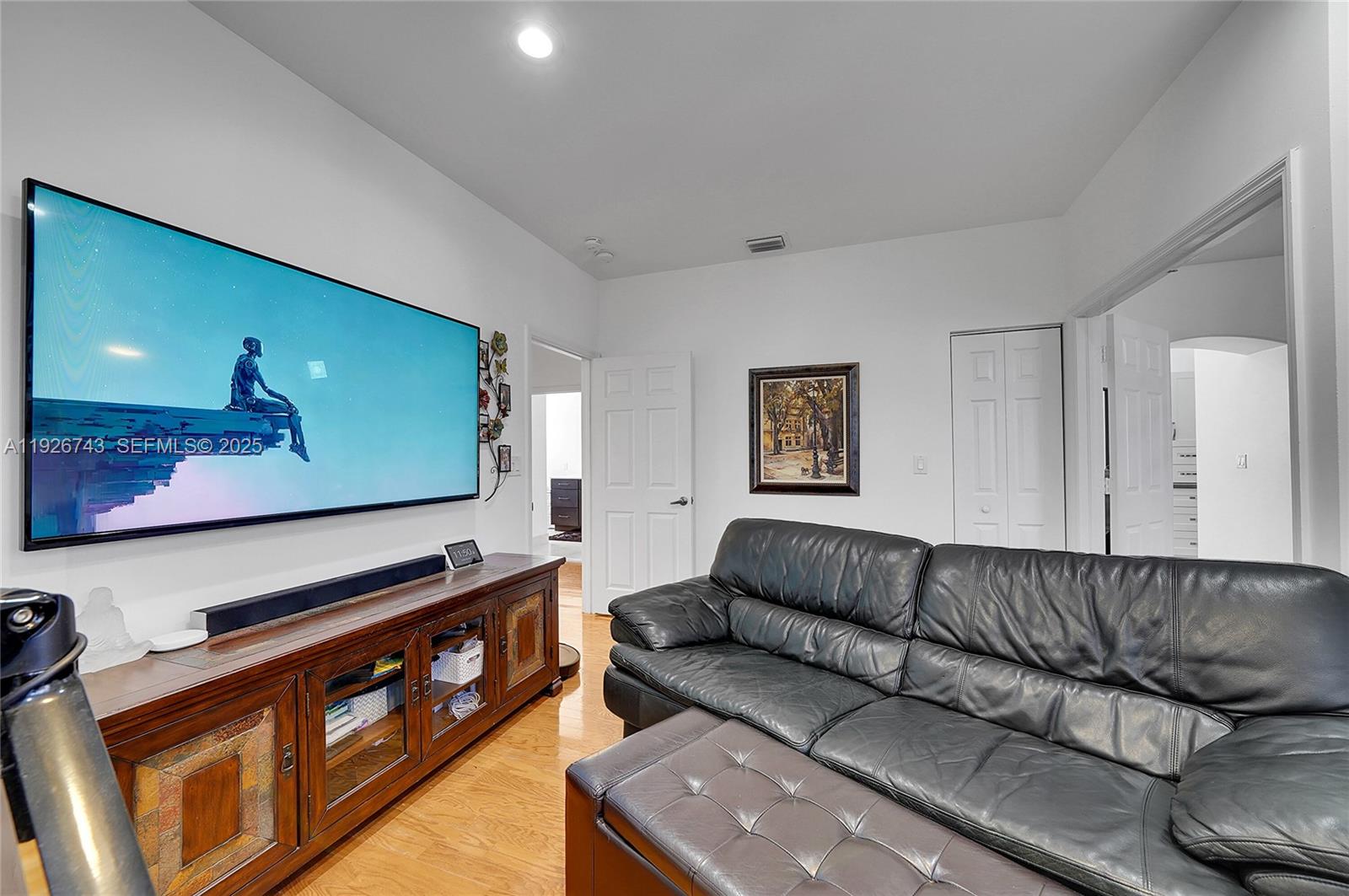 Photo of 1135 Satinleaf St (1135), Hollywood, Florida, 33019 -