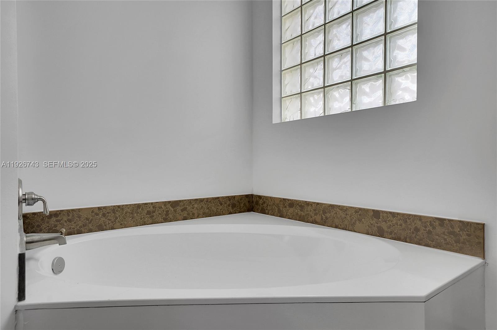 Photo of 1135 Satinleaf St (1135), Hollywood, Florida, 33019 -