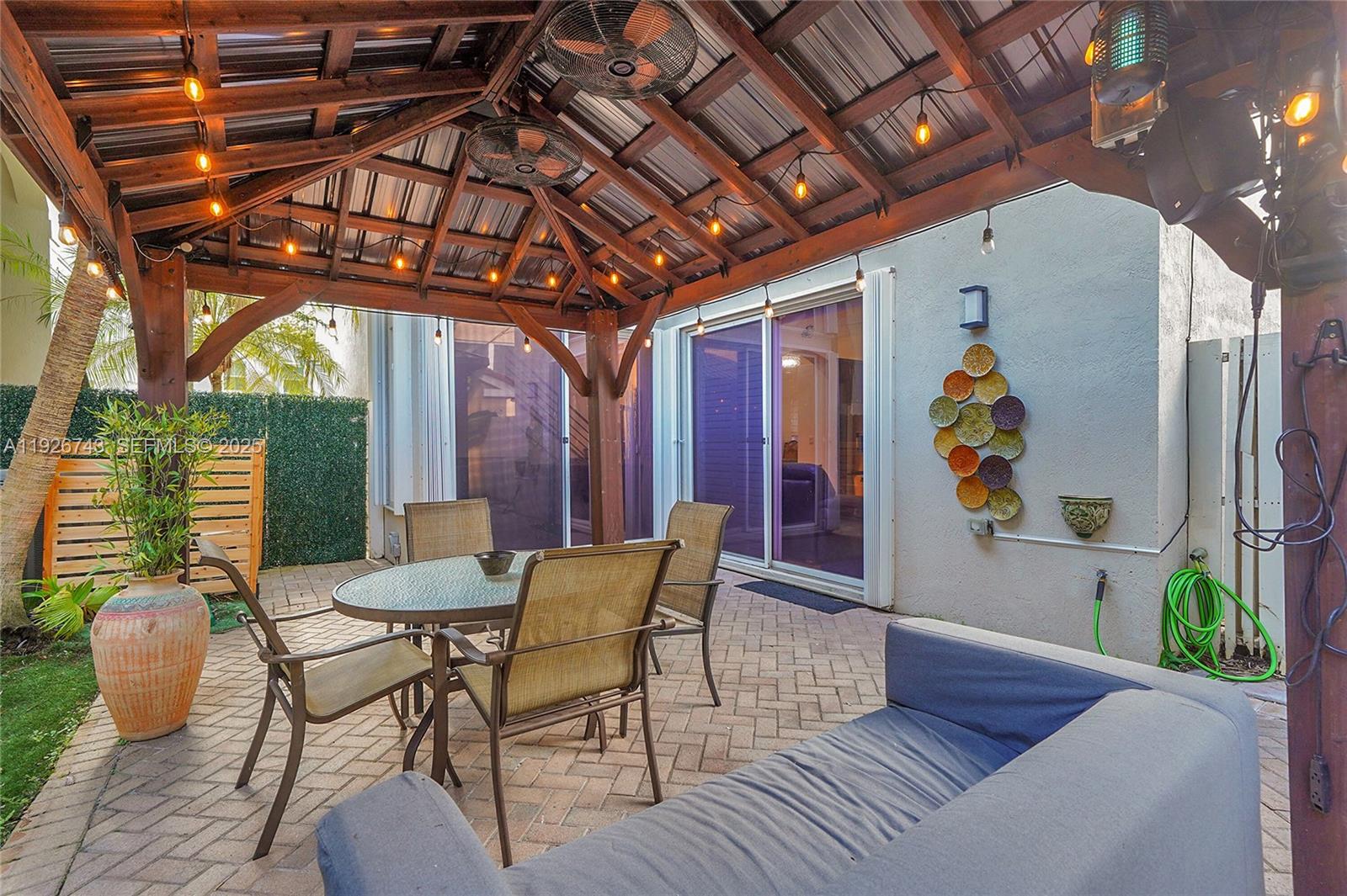 Photo of 1135 Satinleaf St (1135), Hollywood, Florida, 33019 -