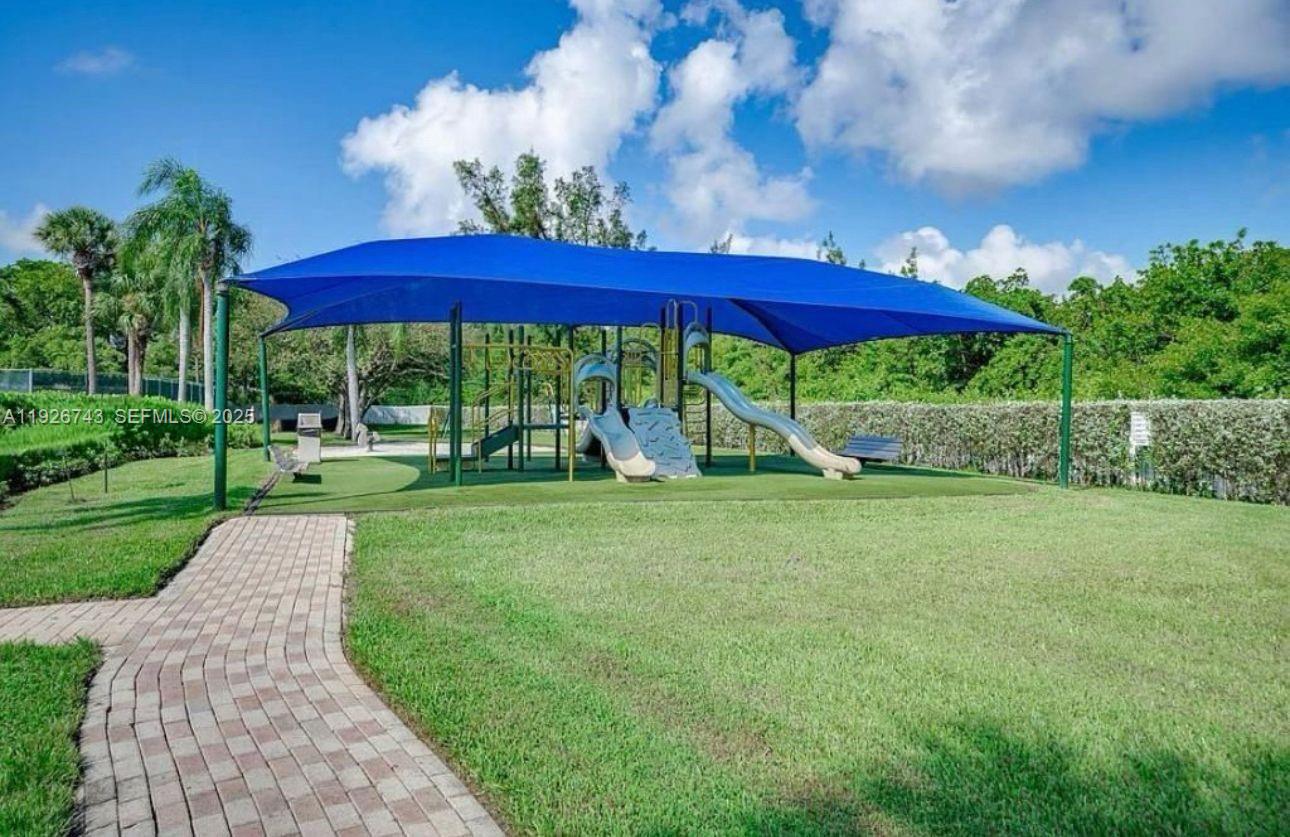 Photo of 1135 Satinleaf St (1135), Hollywood, Florida, 33019 -